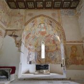 Romanskogoticky kostol Rakos Triglav