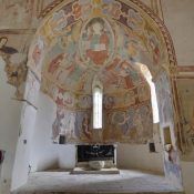 Romanskogoticky kostol Rakos Triglav