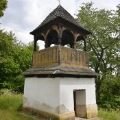 Romanskogoticky kostol Rakos Triglav